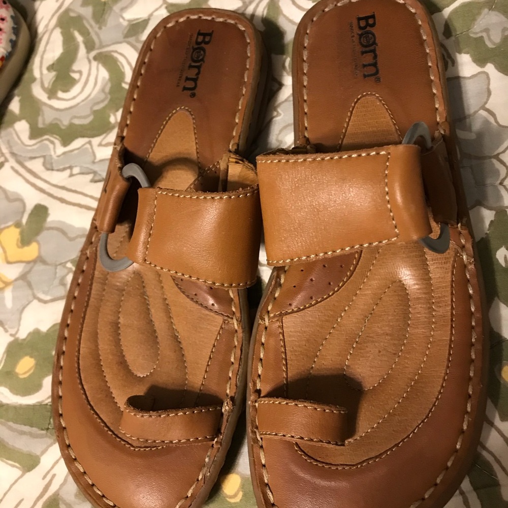 Born sandals camel leather sz 7 barely worn